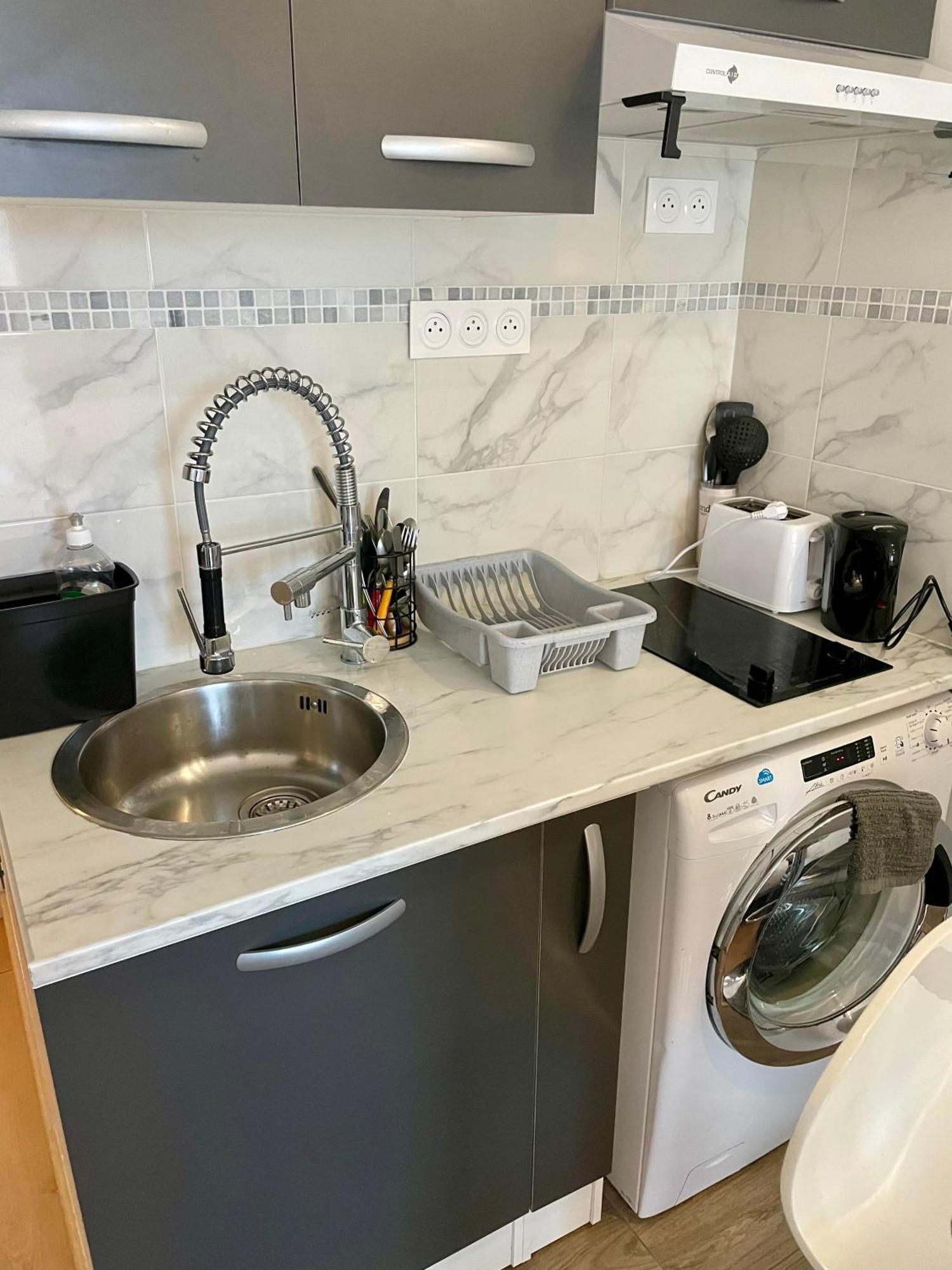 Exclusive Private Apartment By Warilco - Pleyel 25 M2 - A 1 Minute De La Station Metro Carrefour Pleyel Saint-Denis  Bagian luar foto