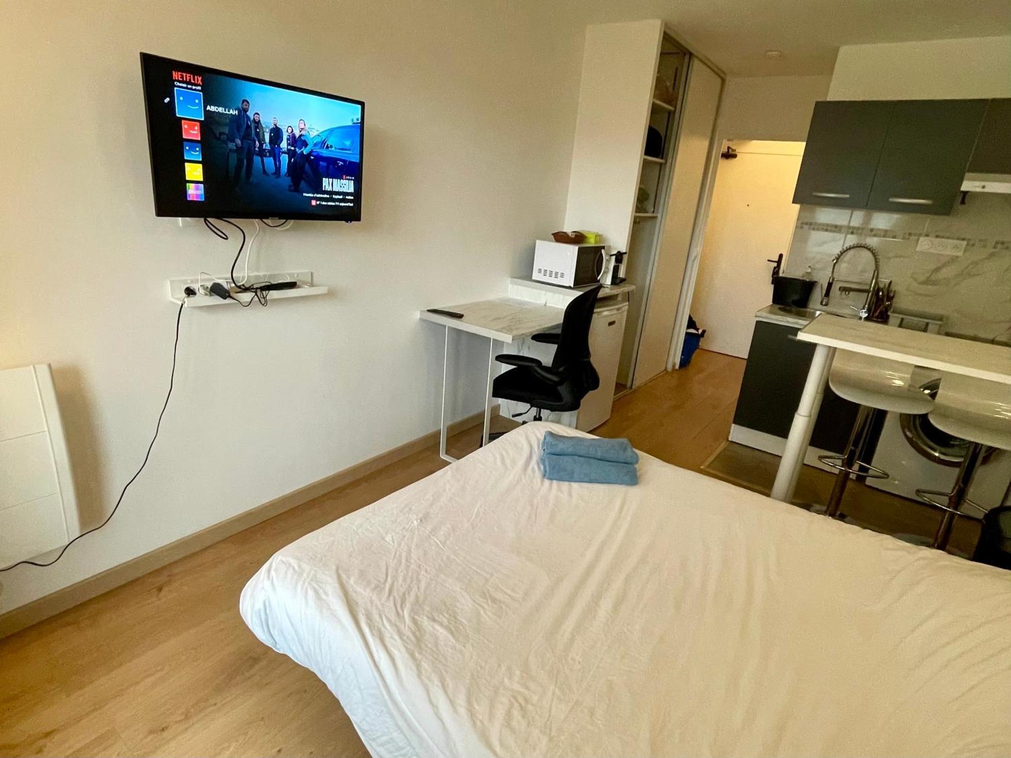 Exclusive Private Apartment By Warilco - Pleyel 25 M2 - A 1 Minute De La Station Metro Carrefour Pleyel Saint-Denis  Bagian luar foto